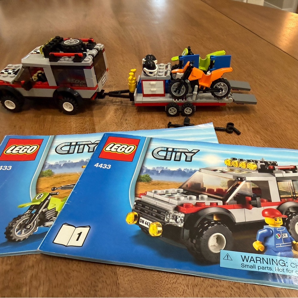 4433 LEGO City Dirt Bike Transporter